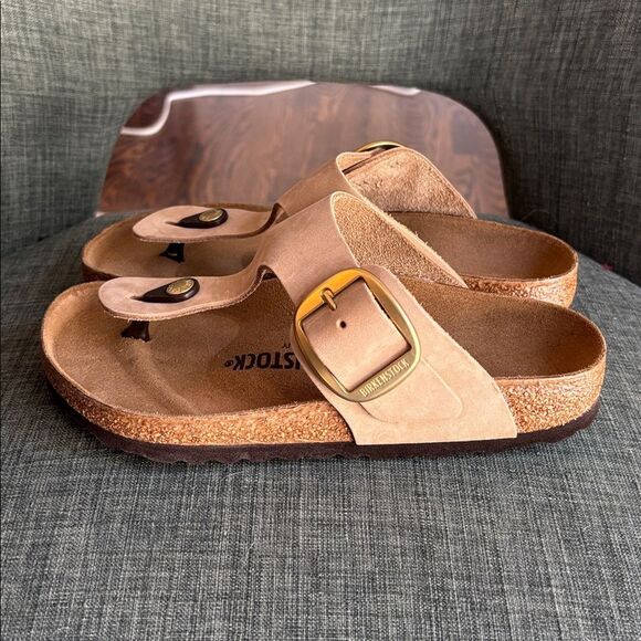 Birkenstock Gizeh Leather Buckle Tan Thong Sandals with Gold buckle size 36/5.5 - Picture 7 of 11